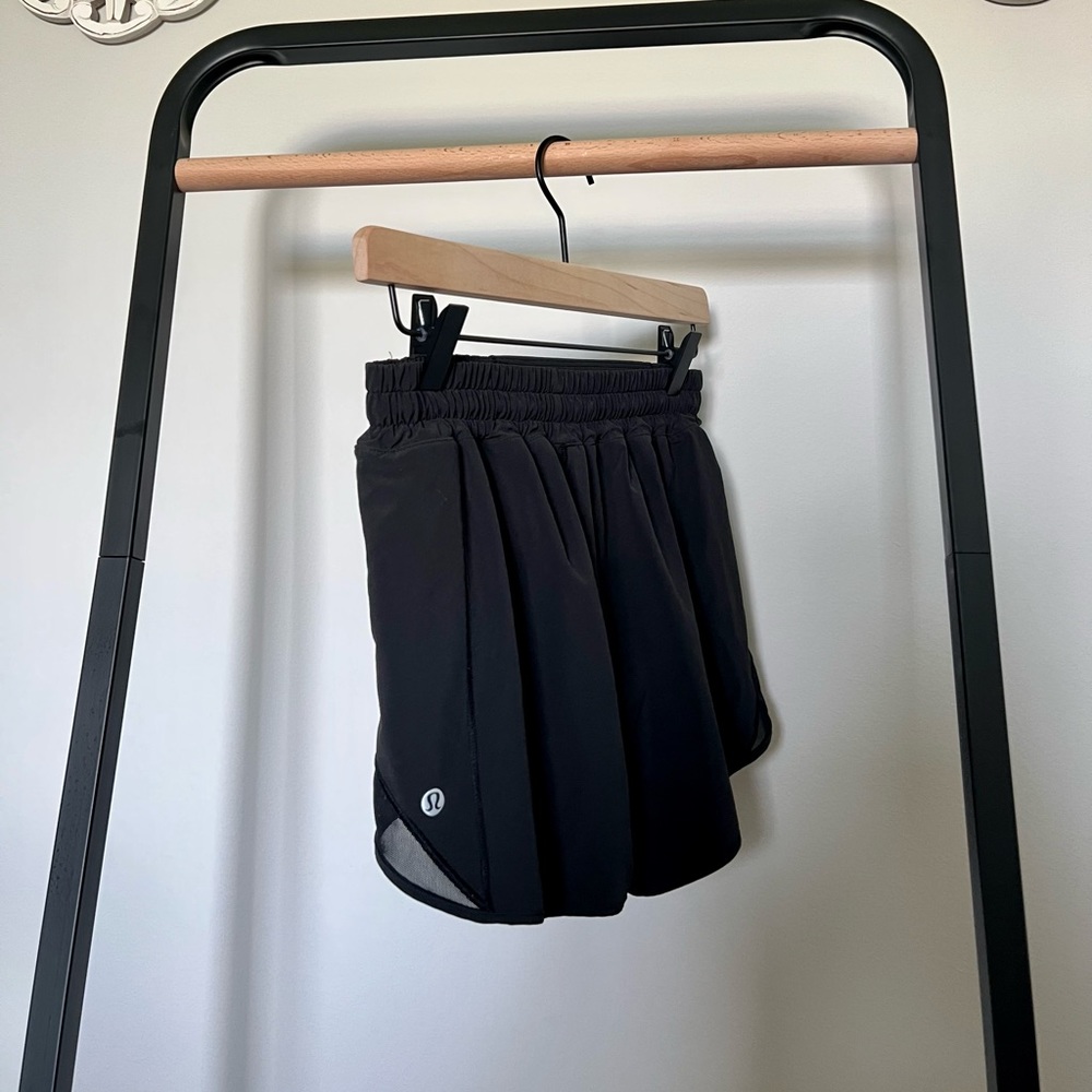 Hotty Hot Low-Rise Shorts 4"